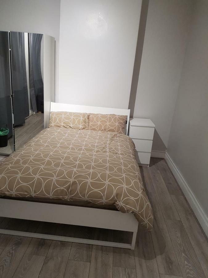 Court Road House Hotel Кардиф Екстериор снимка