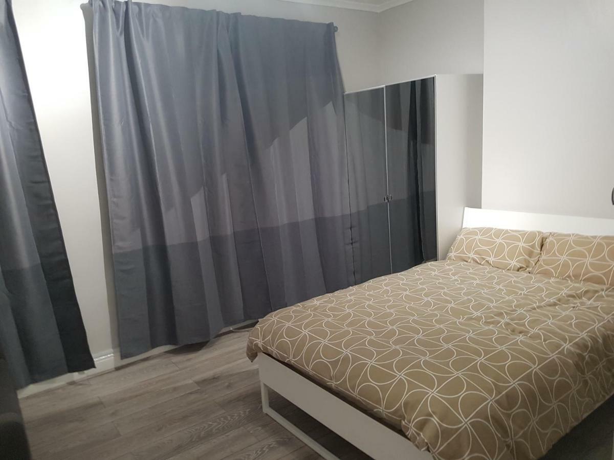 Court Road House Hotel Кардиф Екстериор снимка